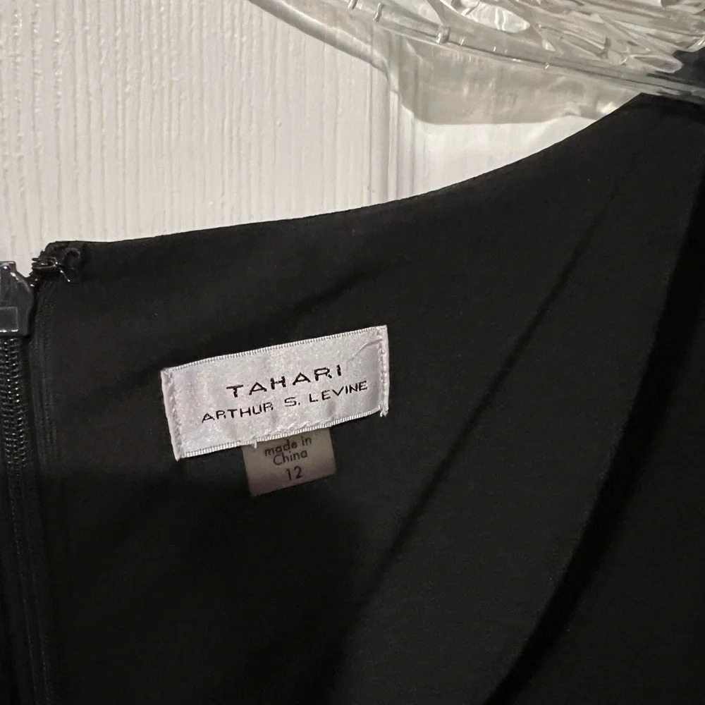 Tahari women’s dress - Picture 3 of 4